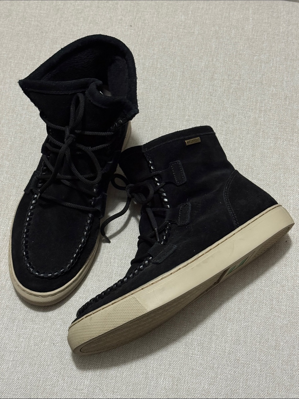 EUC Cougar Fabiola Suede Lace up Ankle Moccasin-8-Black-Waterproof-Rubber Soles